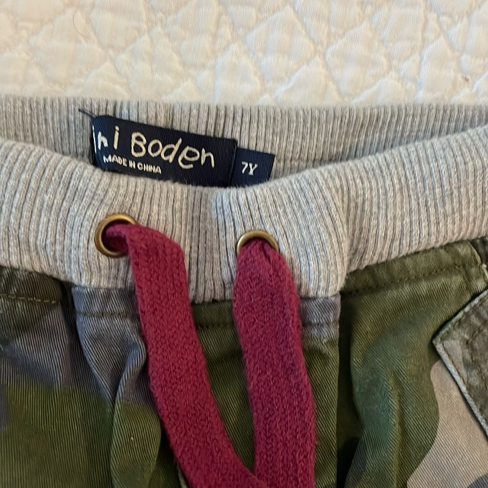 Mini Boden Camo Pants 7Y - Picture 3 of 3